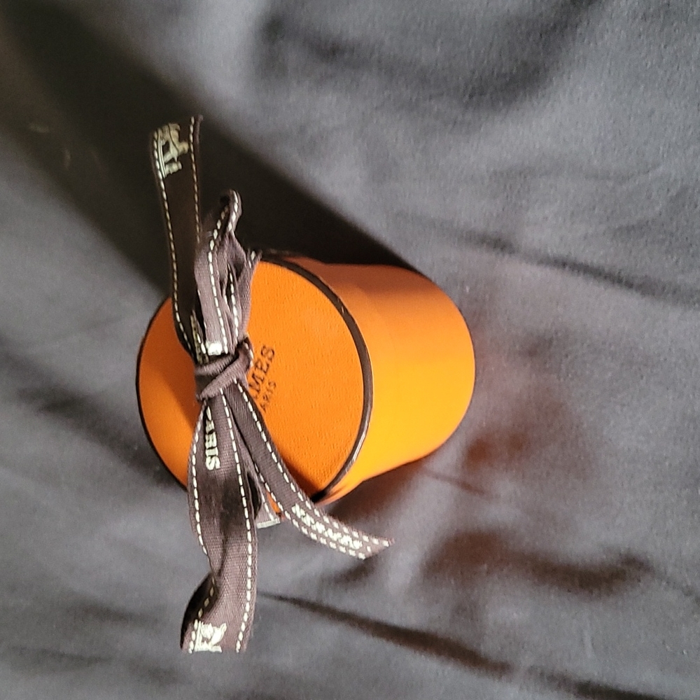 Hermes Twilly Box with Bow - Picture 1 of 5